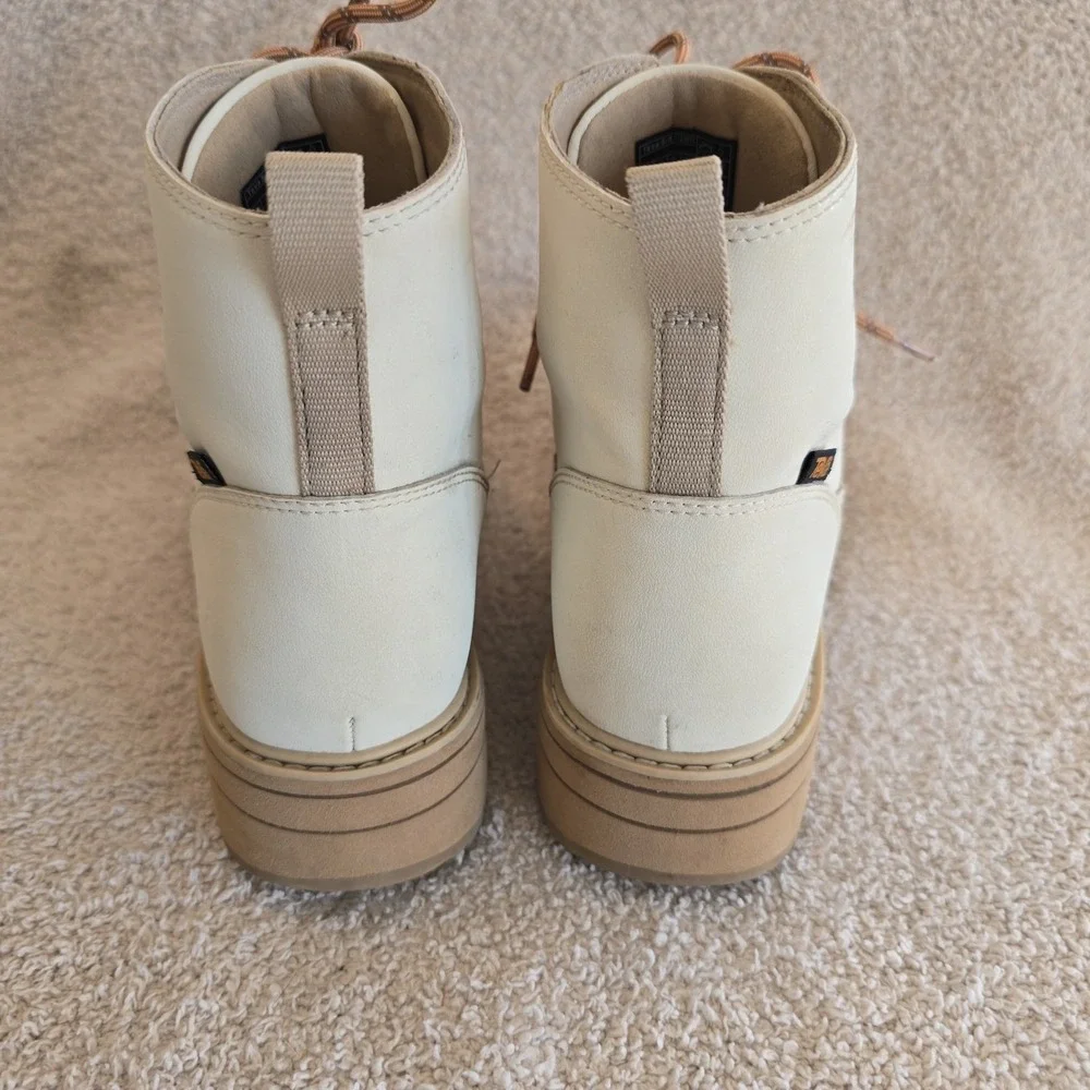 Teva Women's Midform‎ Boots In White Swan Colorway Size 8 Water Resistant